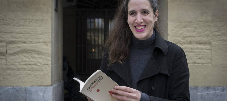 Euskal literatura "bihurguneko nasan" trabatuta dago