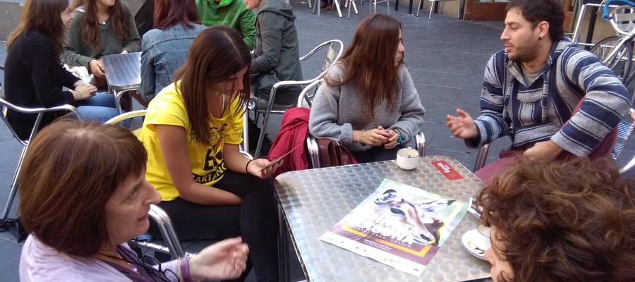 Gasteizen aurkeztu da 2017-2018 ikasturteko mintzapraktika programen izen emate kanpaina