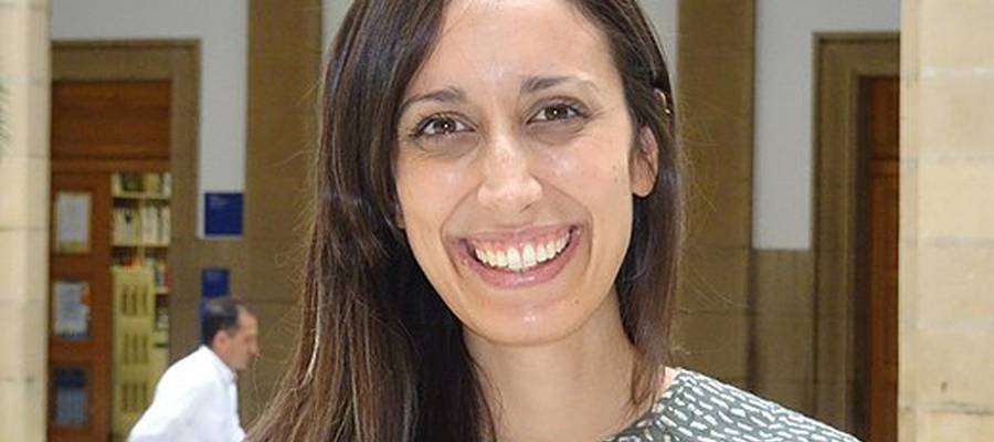 Andrea Khalfaoui, feminista ijitoa, amazigha eta ikertzailea, integrazioaren eta hezkuntzaren gainean