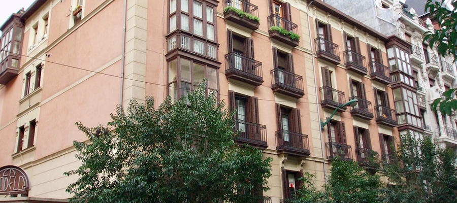 Blas de Oteroren sortetxea