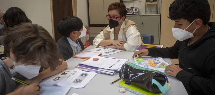 BERRIA: Irakasle, konplize eta bidelagun