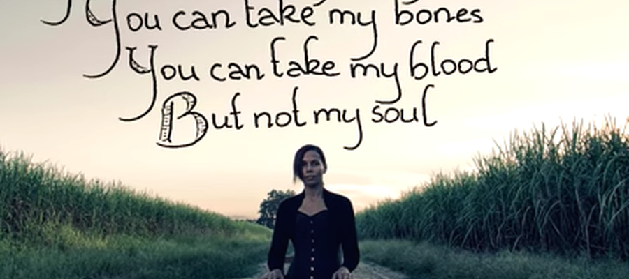 Rhiannon Giddens.. emakume beltzaren mezu-doinu paregabea.