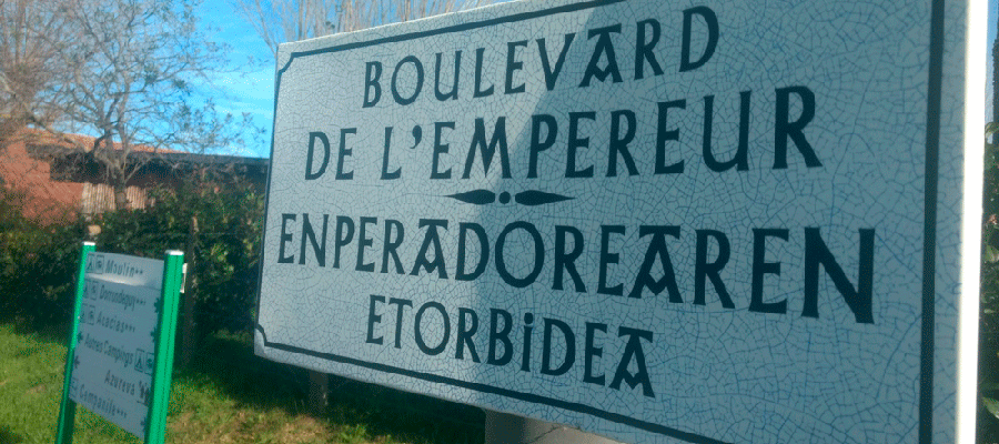 Enperadorearen etorbidearen barrena