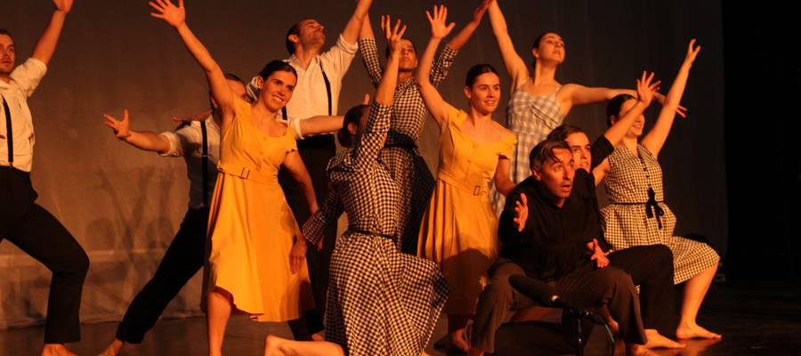 Gontzal Mendibil "Badirudi gaur modan ez dagoen guztia ezabatu behar dugula"