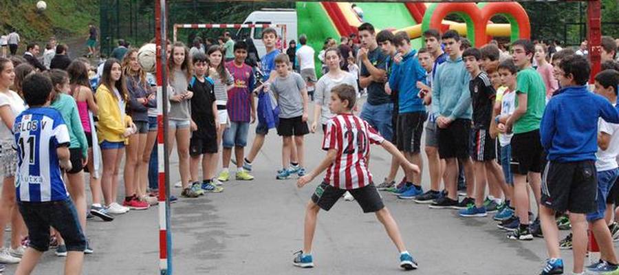 Zapatu honetan ospatuko da Ikastolaren eguna