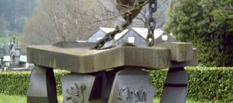 Iparragirreren mausoleoa