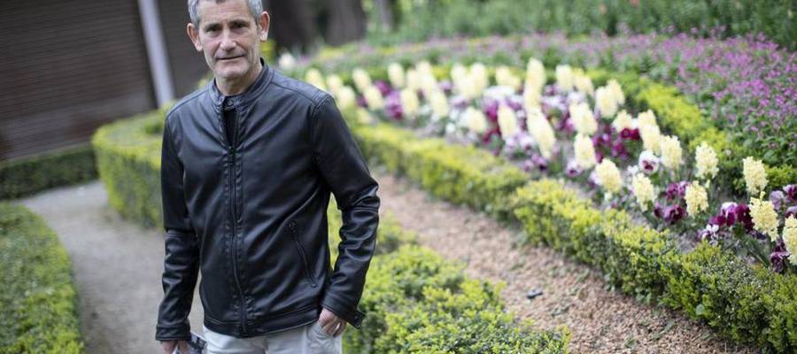 Han izanik hona naiz, lurra jo gabe zerua ukitu barik!