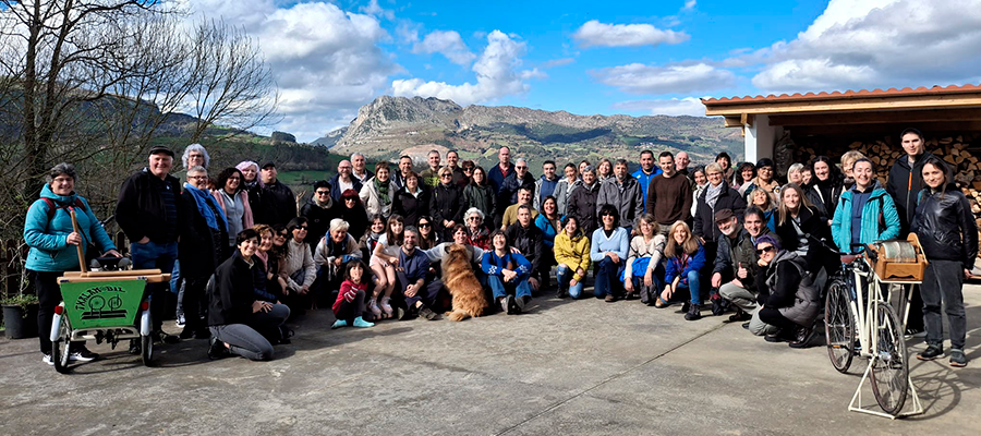 Mutur beltz eta Karrantzara egun pasa