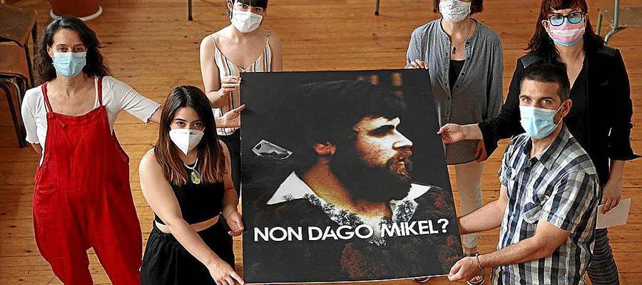 Oroimenaren kolorea hitsa da, egungo koloretsuaren aldean.