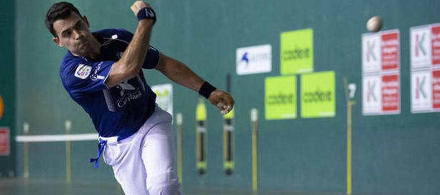 Jaka eta Zabaletak beren agintea ezarri dute Irunen